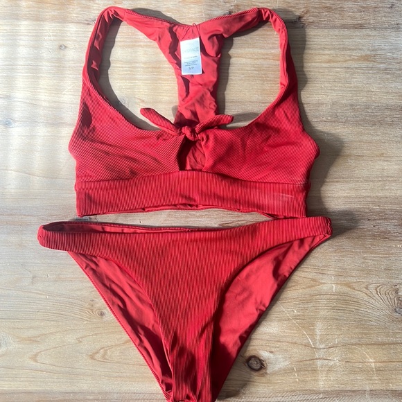 Red L Space bikini - Picture 6 of 10